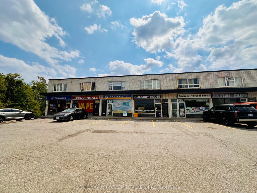 1032 Burnhamthorpe Road E, Mississauga