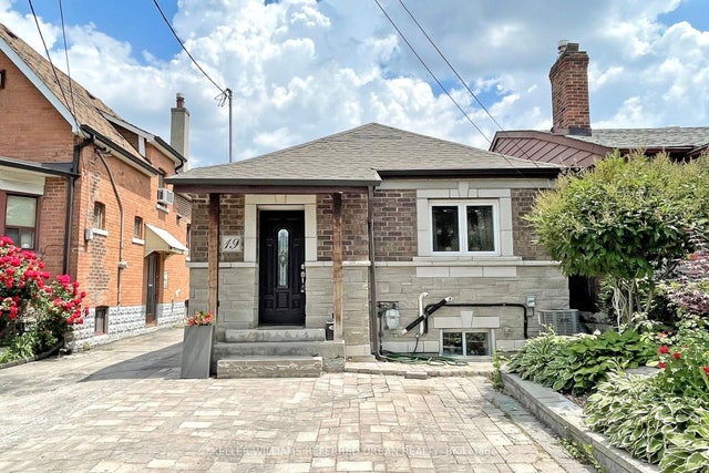 19 Bicknell Avenue, Toronto W03
