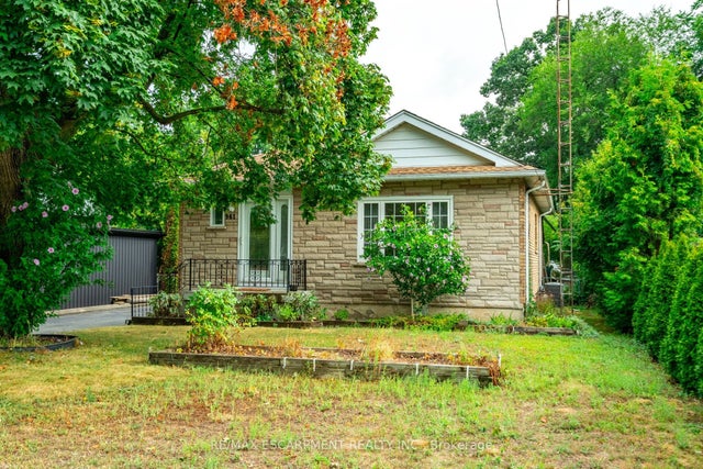 961 Danforth Avenue, Burlington