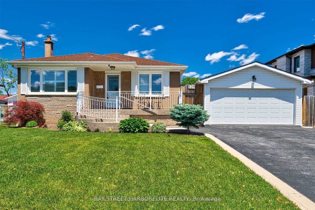 529 Weynway Court, Oakville