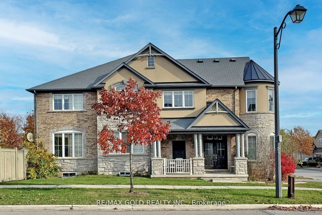 301 Peregrine Way (basement), Milton