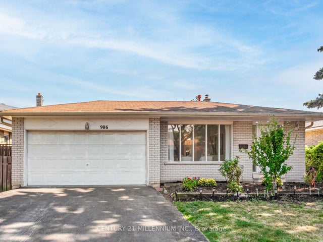 986 Mcbride Avenue, Mississauga