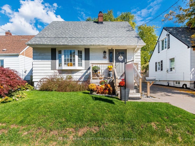 13 Avon Park Drive, Toronto W07