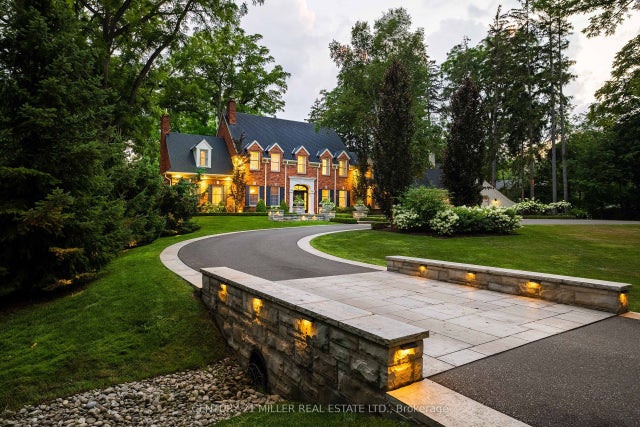 140 Chartwell Road, Oakville