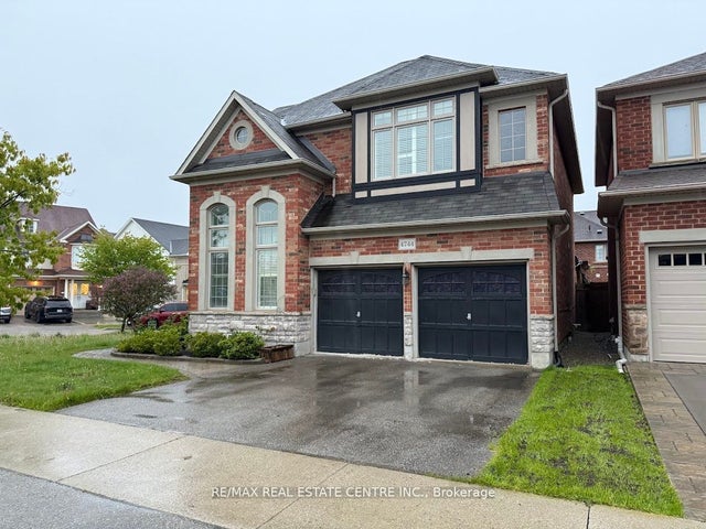 4744 Simpson Drive, Burlington