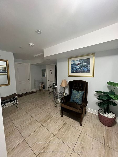 40 Victoriaville Road Lower, Brampton