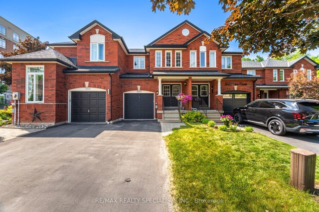 5103 Tree Court, Burlington
