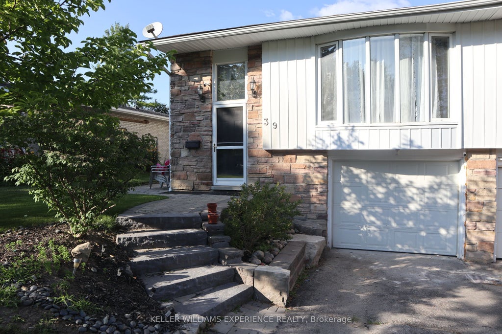 39 Erindale Avenue Lower, Orangeville