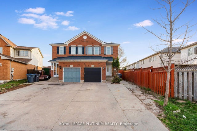102 Bunchberry Way, Brampton