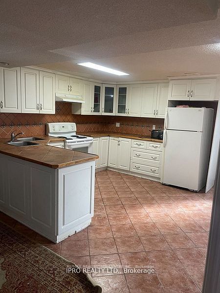 824 Preston Manor Drive Bsmt, Mississauga