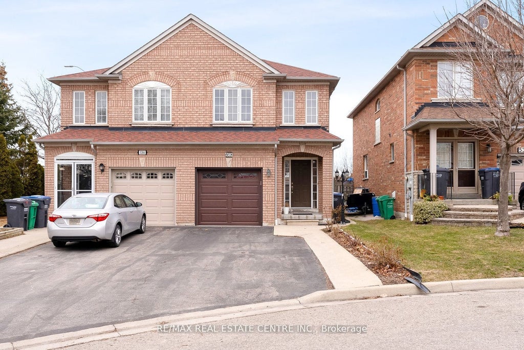 5382 Longhouse Crescent Upper, Mississauga