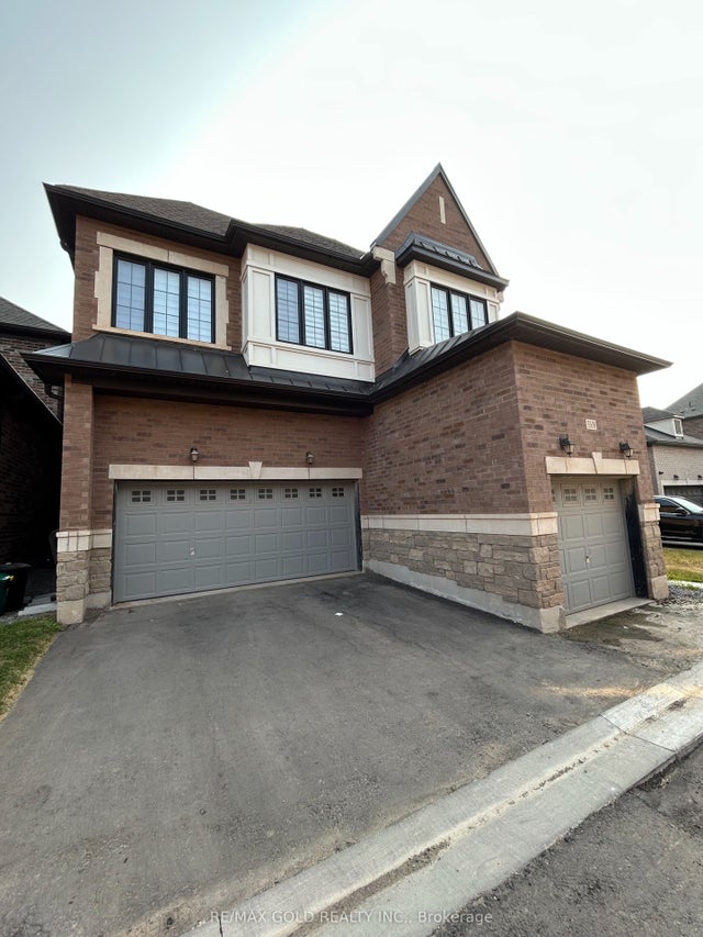 3318 Millicent Avenue, Oakville