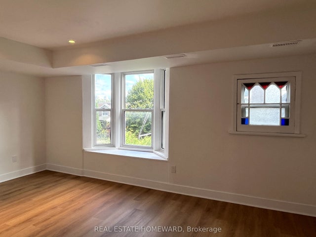 66 Melville Avenue Upper, Toronto W02