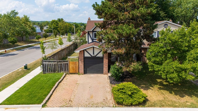 3045 Driftwood Drive, Burlington