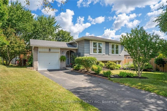 1383 Christina Court, Burlington