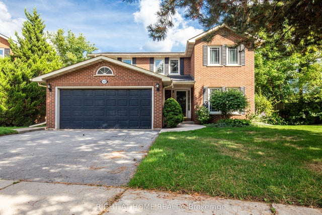 1020 Roxborough Drive, Oakville