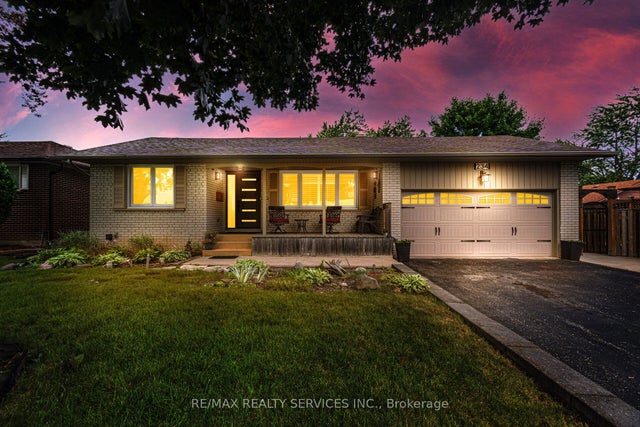 234 Elizabeth Street S, Brampton
