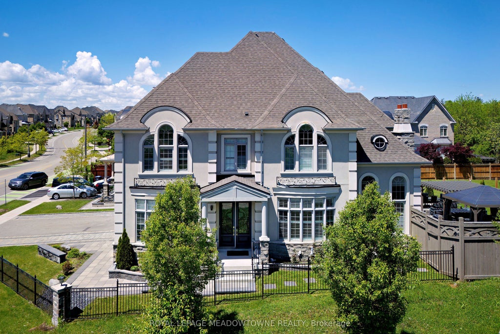 1 Royal West Drive, Brampton