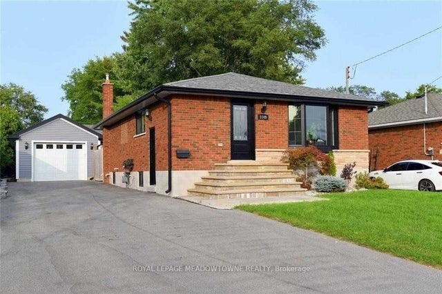 1149 Stanley Drive, Burlington
