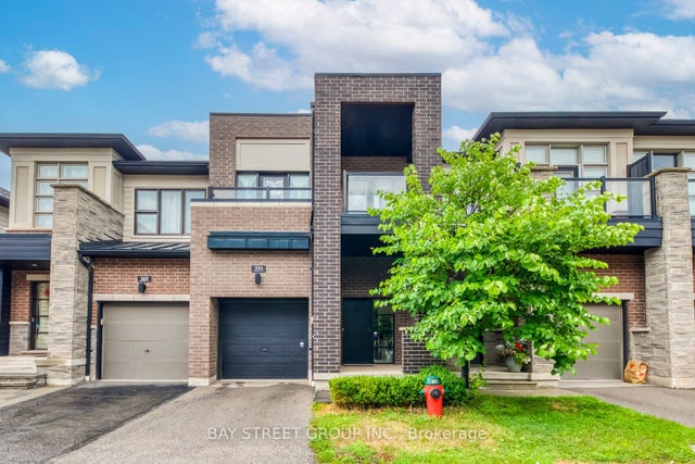 371 Athabasca Common, Oakville
