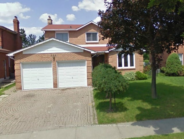 282 Hansen Road N, Brampton