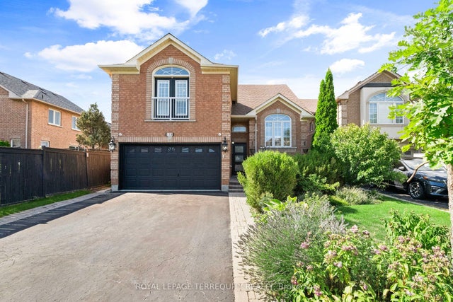 118 Van Scott Drive, Brampton