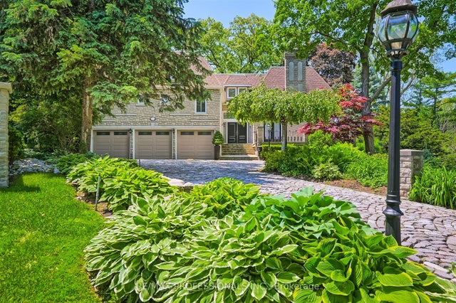 6a Edenbrook Hill, Toronto W08