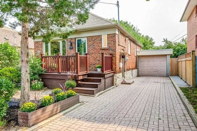 479 Rimilton Avenue, Toronto W06