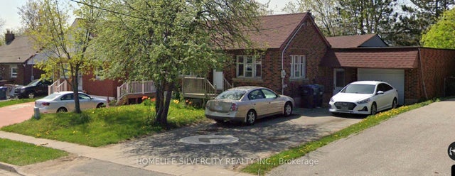 30 Woodward Avenue, Brampton