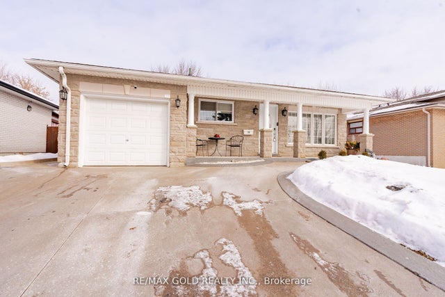 15 Castlemore Drive, Brampton