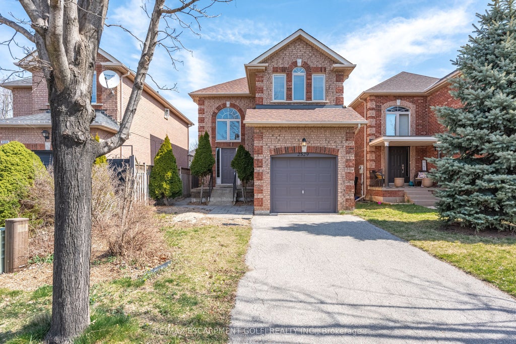 2529 Longridge Crescent, Oakville