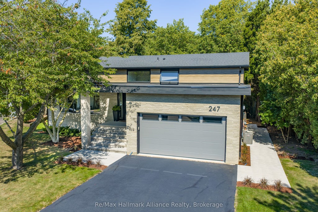 247 Willowridge Court, Oakville
