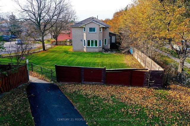 28a Steven Court, Brampton