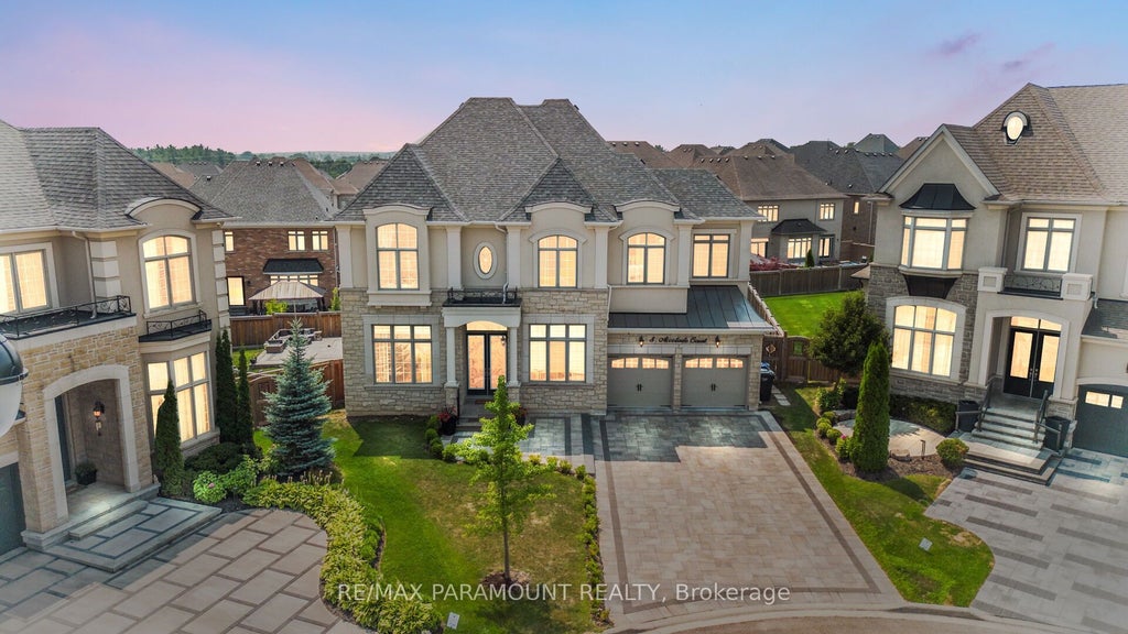8 Accolade Court, Brampton