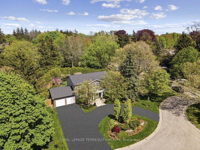 219 Valleyview Court, Oakville