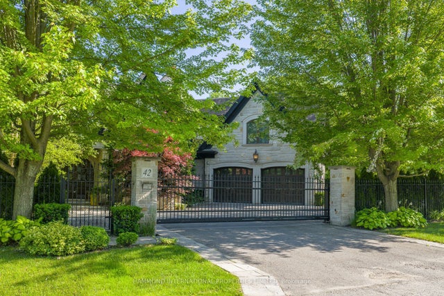 42 Lorraine Gardens, Toronto W08