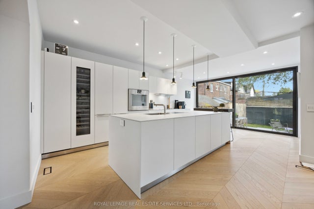 427 Annette Street, Toronto W02