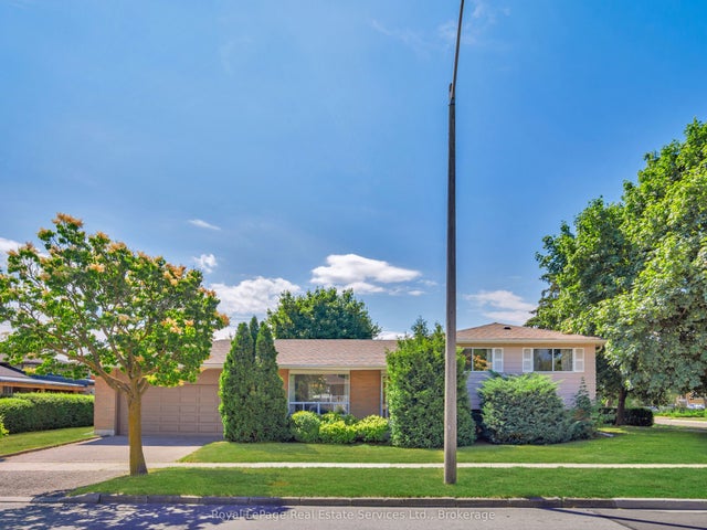 1 Mosswood Lane, Toronto W10
