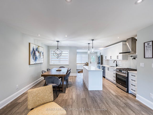 16 Lesbury Avenue, Brampton