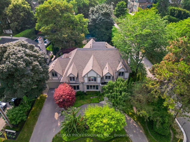 40 Edgehill Road, Toronto W08