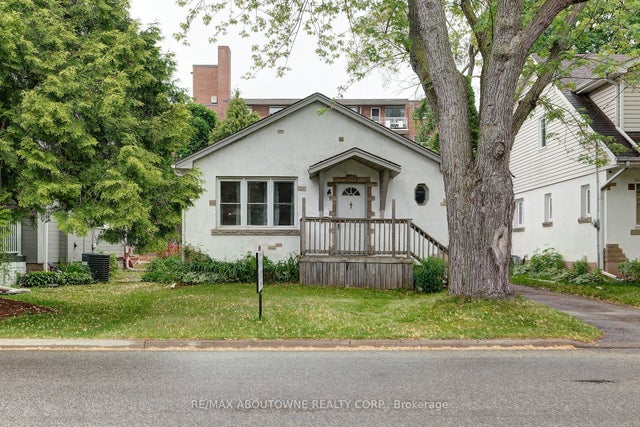 469 Woodland Avenue, Burlington