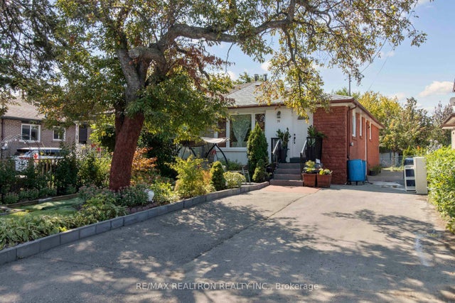 76 Ruthmar Crescent, Toronto W05