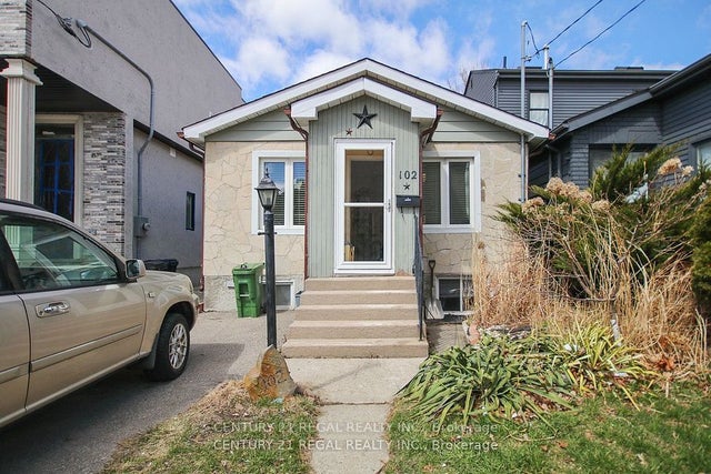 102 Newcastle Street, Toronto W06