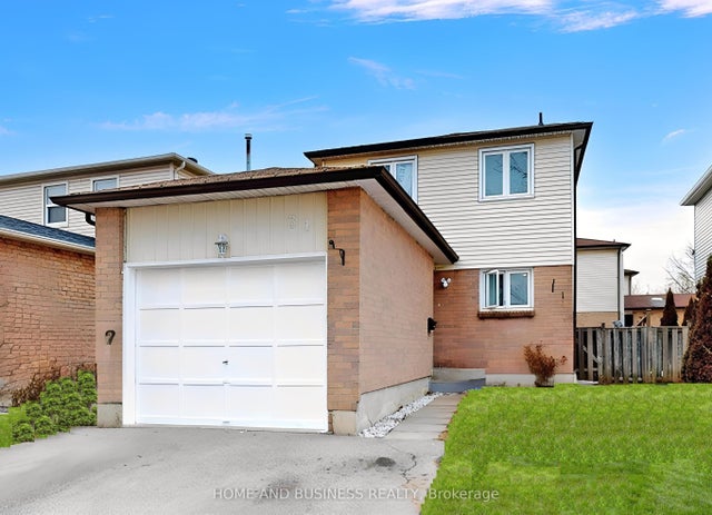 31 Greenleaf Crescent, Brampton