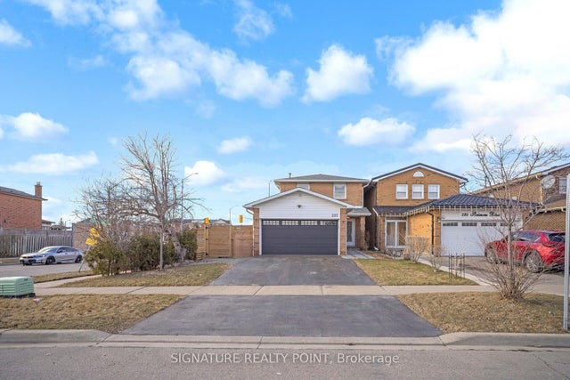 222 Simmons Boulevard, Brampton