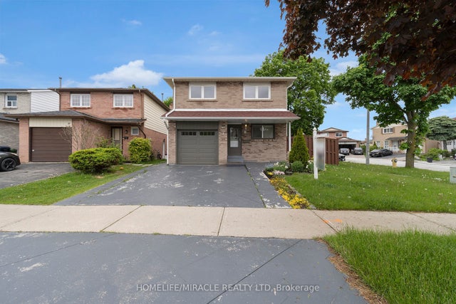 8 Franca Crescent, Toronto W10
