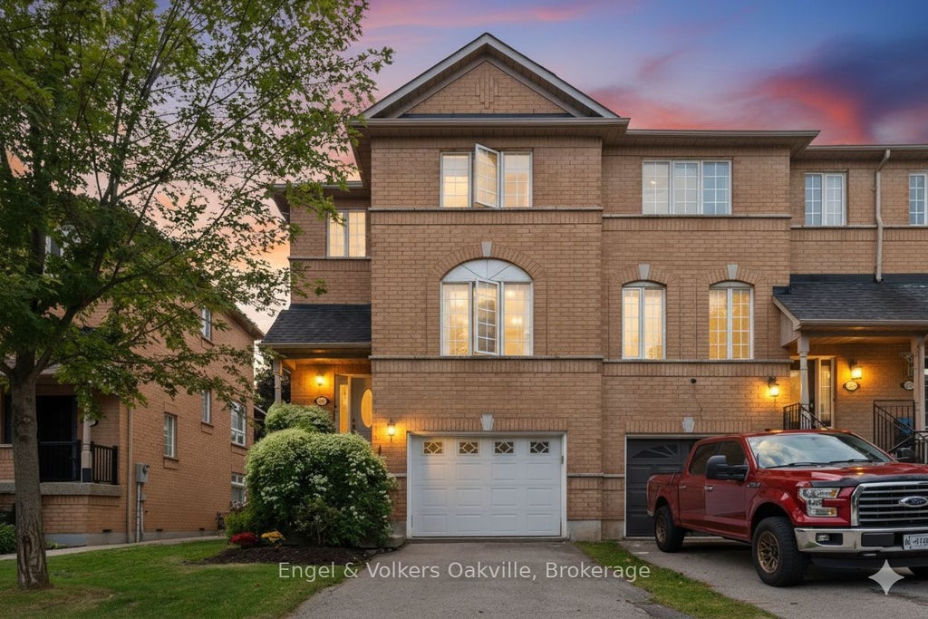 2561 Gill Crescent, Oakville