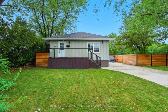 1233 Coric Avenue, Burlington