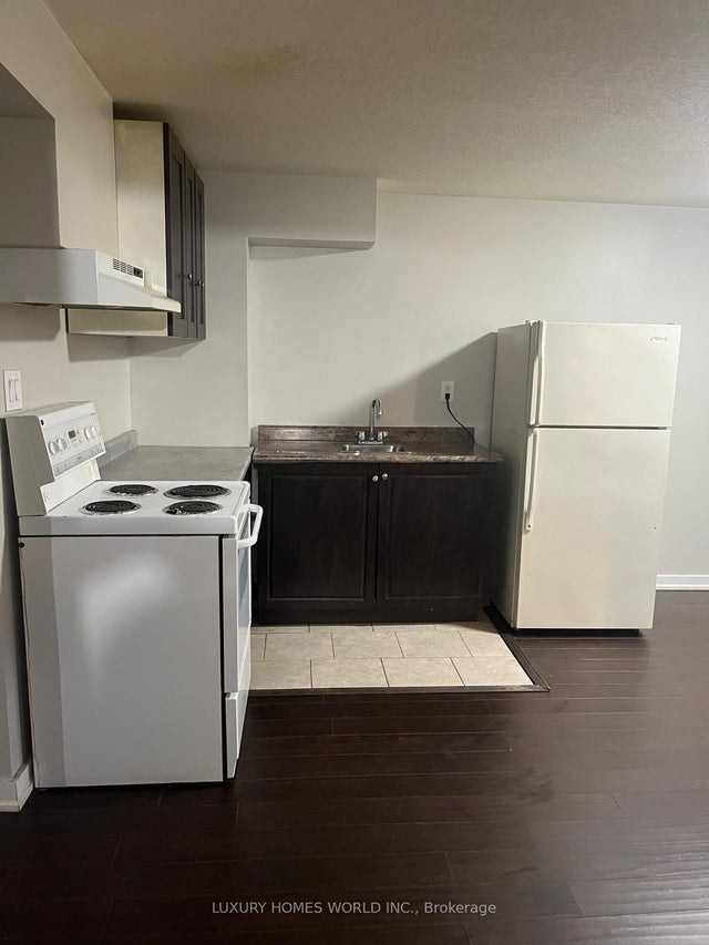 166 Golden Springs Drive, Brampton