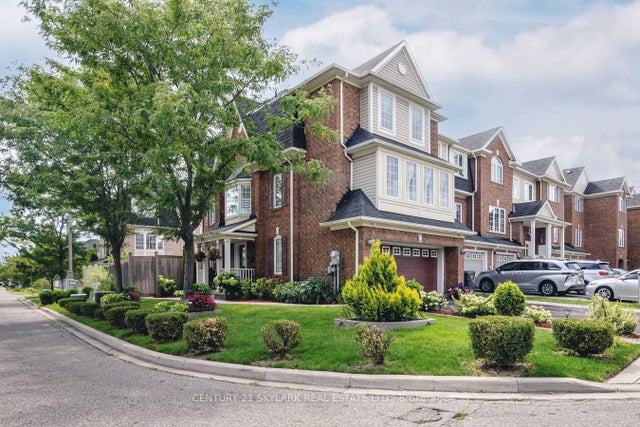 21 Decker Hollow Circle, Brampton